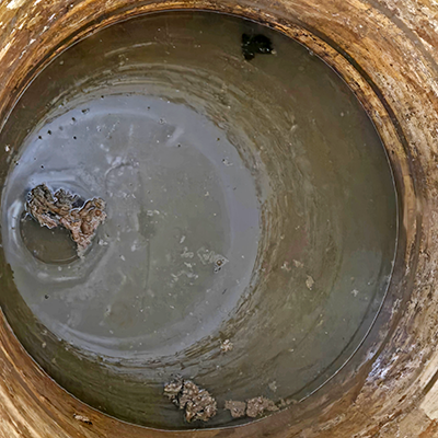 Radar-Füllstandssensor für Abwasserspeichertank