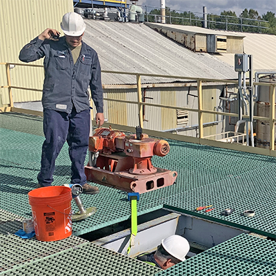 Transmetteur de niveau radar pour réservoir de produits chimiques faiblement diélectriques