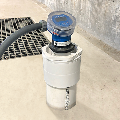 Distribuidor de combustible Medición de nivel por ultrasonidos en depósitos  – Flowline Liquid & Solid Level Sensors, Switches & Controllers